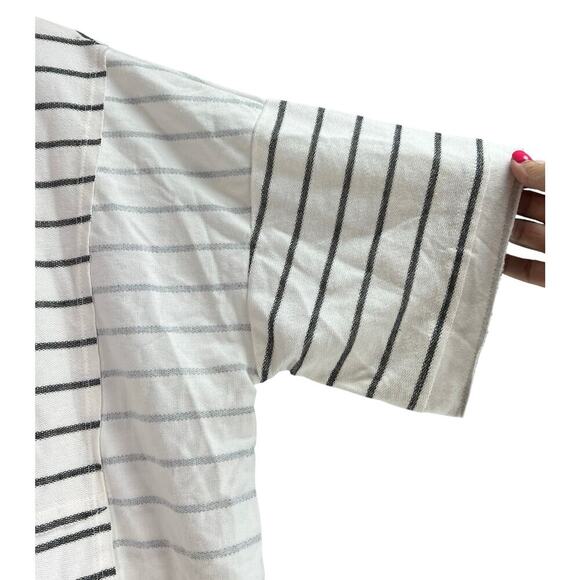 BKE Buckle Reversed Pieced Top Cream Black Large - Picture 5 of 11